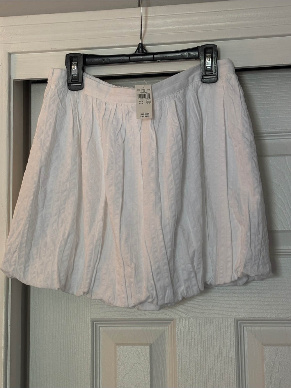 Brand new aerie White bubble Mini Skirt !!